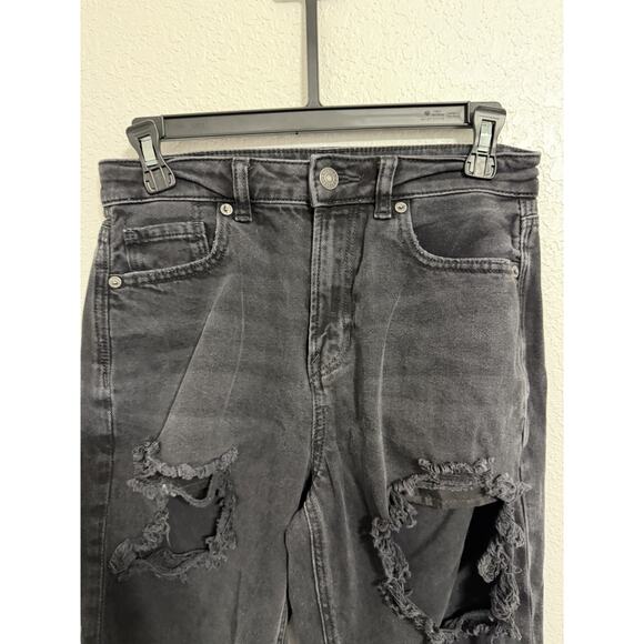 American Eagle Women’s Size 2 Black Distressed Ripped Mom Jeans - Picture 2 of 7